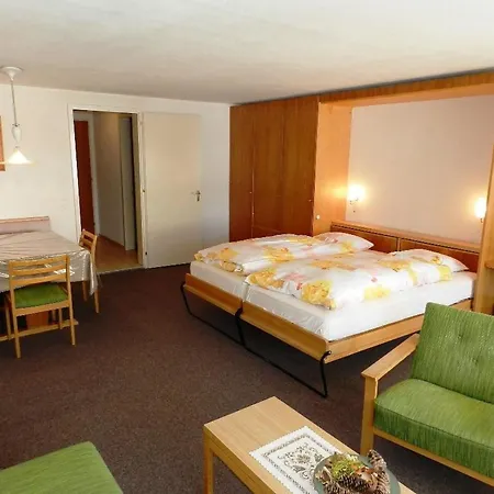 Apartamento La Sarine 222 Studio- Dusche Oder Bad- Wc 2-bettwohnung By Interhome